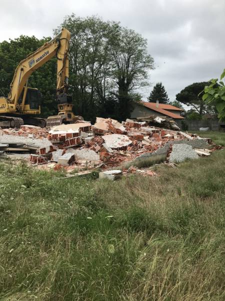 démolition d'une maison de 120m2 à Andernos les Bains.